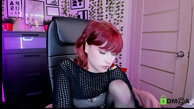 ElizaNik  online show from 07-11-26, 12:02