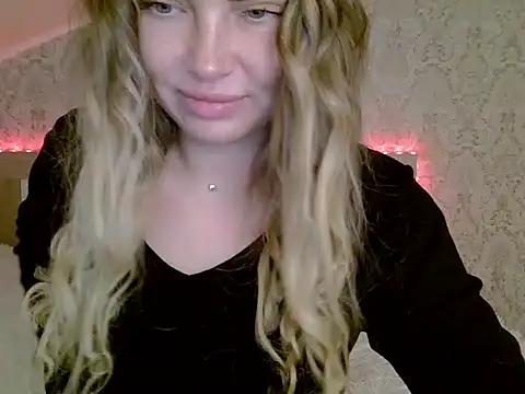 Snapshot of Lucky_Anna chatting on 01-03-25, 03:55 Lucky Anna online show from 01-03-25, 03:55