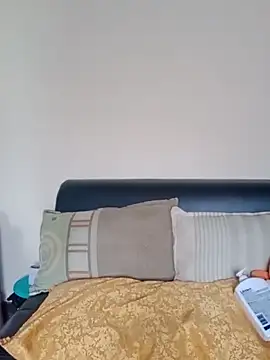 Snapshot of Lunavega1 chatting on 02-11-26, 04:12 Lunavega1 online show from 02-11-26, 04:12