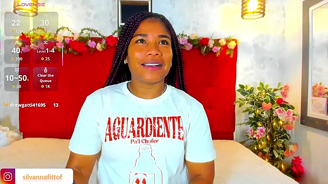 Snapshot of SilvannaFit chatting on 12-22-25, 12:02 SilvannaFit online show from 12-22-25, 12:02