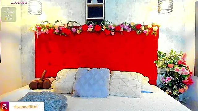 Snapshot of SilvannaFit chatting on 01-10-26, 10:06 SilvannaFit online show from 01-10-26, 10:06