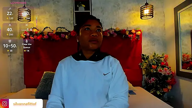 Snapshot of SilvannaFit chatting on 01-11-26, 09:58 SilvannaFit online show from 01-11-26, 09:58