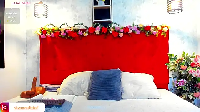 Snapshot of SilvannaFit chatting on 03-14-26, 09:04 SilvannaFit online show from 03-14-26, 09:04