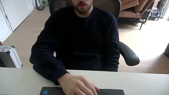 taallguyy 196 online show from 12-17-25, 11:05