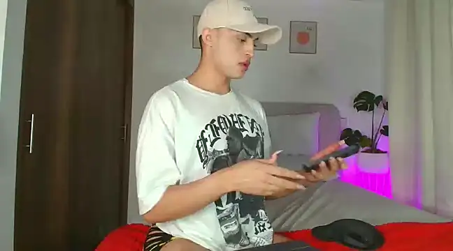 KarolPorttela online show from 12-20-24, 08:45