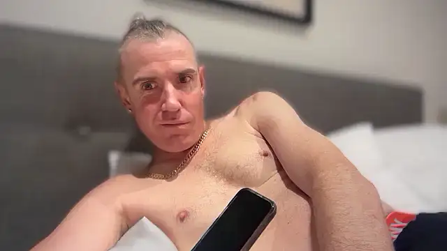 SugarCoupleAus online show from 10-25-25, 04:57