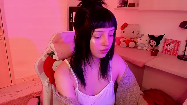 Snapshot of Francesca1_ chatting on 01-23-25, 03:43 Francesca1 online show from 01-23-25, 03:43
