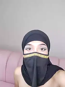 Snapshot of Aaliyah_Salma chatting on 01-22-25, 01:31 Aaliyah Salma online show from 01-22-25, 01:31