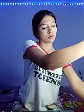 Snapshot of Aaliyah_Salma chatting on 03-11-25, 11:37 Aaliyah Salma online show from 03-11-25, 11:37