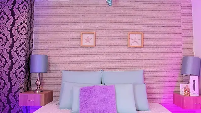 Catalinna Thompson online show from 12-24-24, 12:00