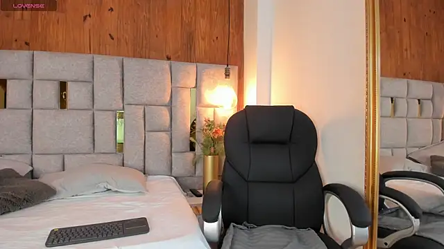 Saori newman online show from 09-12-25, 11:54