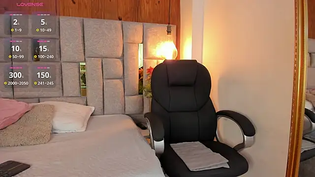 Saori newman online show from 10-10-25, 11:42