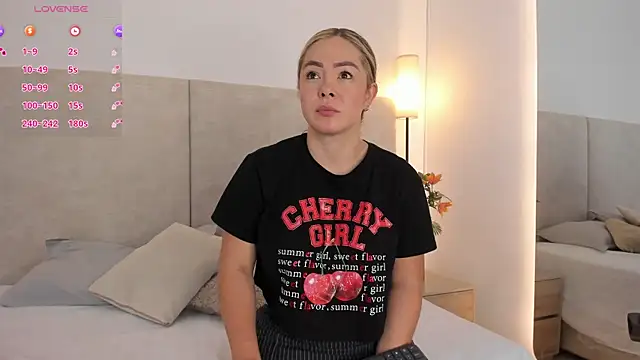 Saori newman online show from 11-11-25, 12:05