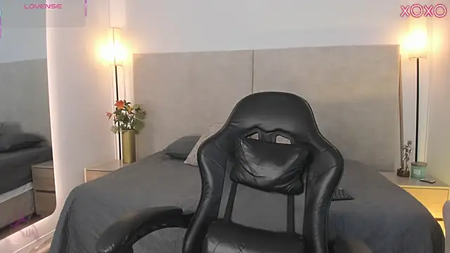 Saori newman online show from 04-28-26, 11:48