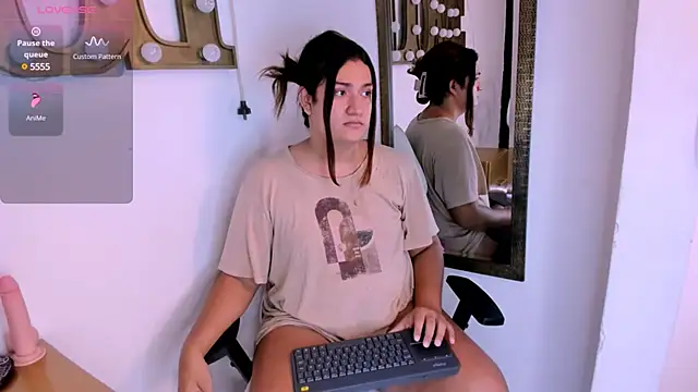 Valery Maravilla  online show from 01-27-25, 07:46