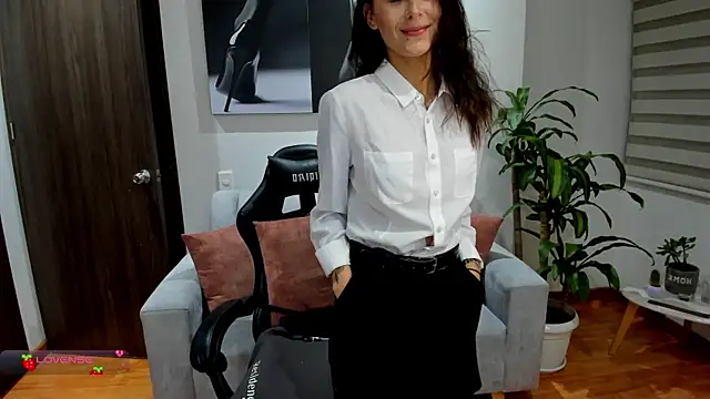 Emmy petit online show from 02-11-25, 01:52