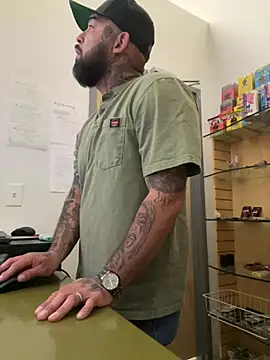 Snapshot of jr91esl chatting on 02-07-25, 01:04 jr91esl online show from 02-07-25, 01:04