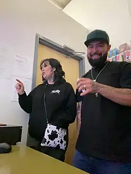 Snapshot of jr91esl chatting on 02-11-25, 01:31 jr91esl online show from 02-11-25, 01:31