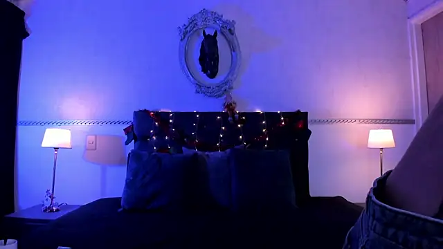 Snapshot of RomeroMoon chatting on 12-05-24, 01:06 RomeroMoon online show from 12-05-24, 01:06