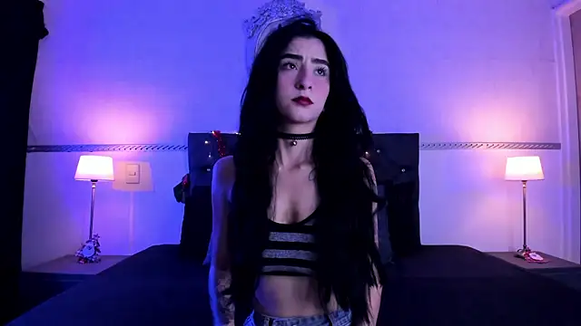 Snapshot of RomeroMoon chatting on 12-11-24, 01:06 RomeroMoon online show from 12-11-24, 01:06