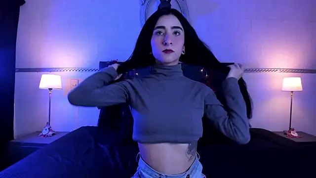 Snapshot of RomeroMoon chatting on 12-24-24, 04:19 RomeroMoon online show from 12-24-24, 04:19