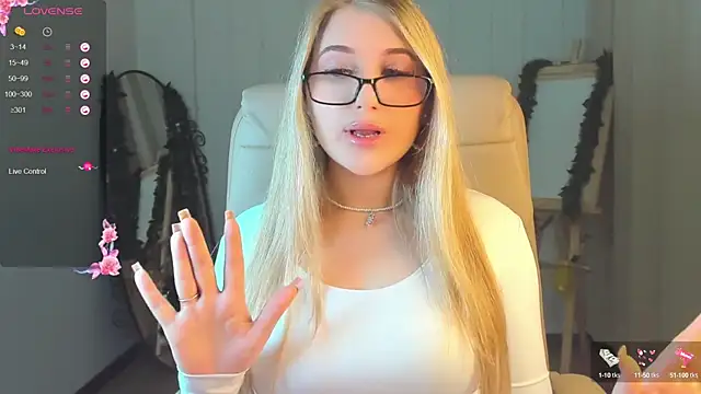 Evacadooo online show from 12-22-24, 05:34