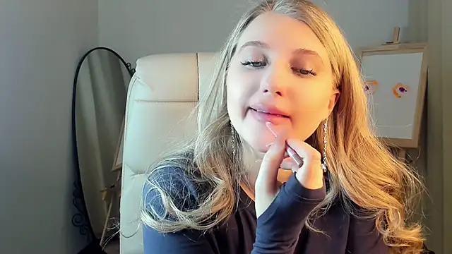 Evacadooo online show from 01-30-25, 02:38