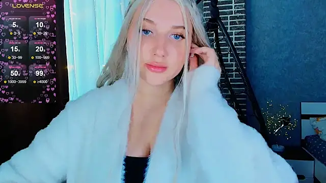 Evacadooo online show from 11-06-25, 06:36