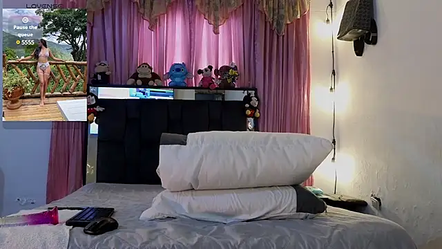 chloe vasquez710 online show from 03-12-25, 08:10