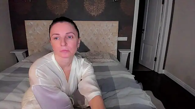 Snapshot of AllisonWilliams chatting on 12-16-24, 06:05 AllisonWilliams online show from 12-16-24, 06:05