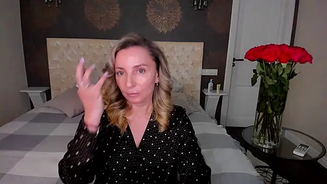 Snapshot of AllisonWilliams chatting on 09-17-25, 04:30 AllisonWilliams online show from 09-17-25, 04:30