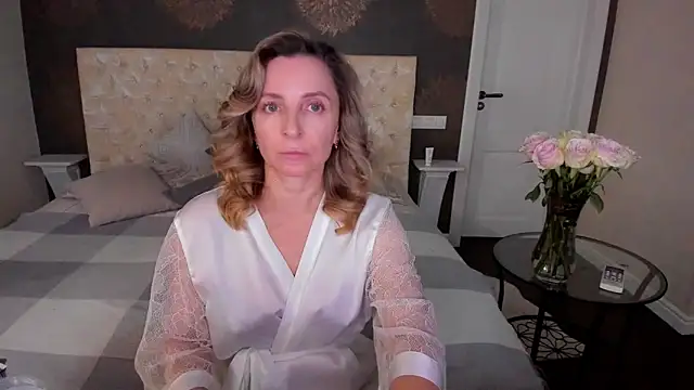 Snapshot of AllisonWilliams chatting on 10-13-25, 05:13 AllisonWilliams online show from 10-13-25, 05:13