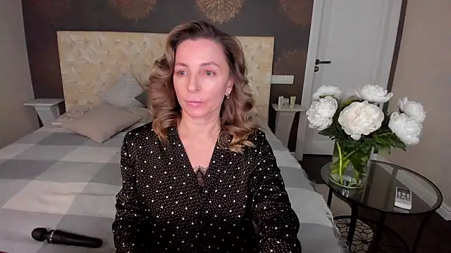 AllisonWilliams online show from 11-16-25, 04:23