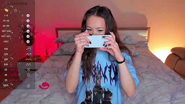 Snapshot of skinny_sissss chatting on 11-06-25, 11:11 skinny sissss online show from 11-06-25, 11:11