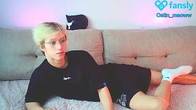 Snapshot of Ostin_meow chatting on 01-26-25, 06:59 Ostin meow online show from 01-26-25, 06:59