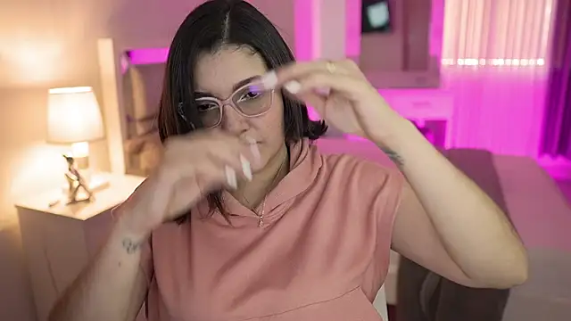 Snapshot of Camilaa_bueno chatting on 12-18-24, 09:18 Camilaa bueno online show from 12-18-24, 09:18