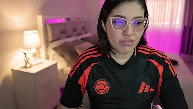 Snapshot of Camilaa_bueno chatting on 12-21-24, 05:07 Camilaa bueno online show from 12-21-24, 05:07