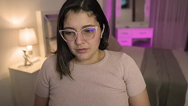 Snapshot of Camilaa_bueno chatting on 01-04-25, 01:21 Camilaa bueno online show from 01-04-25, 01:21