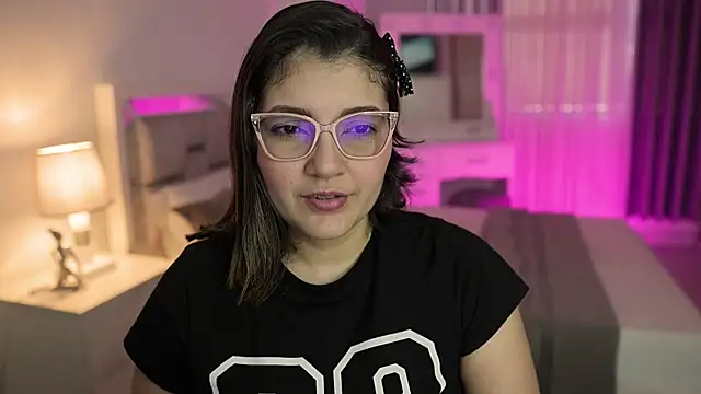 Snapshot of Camilaa_bueno chatting on 01-11-25, 09:46 Camilaa bueno online show from 01-11-25, 09:46