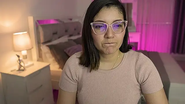 Snapshot of Camilaa_bueno chatting on 01-13-25, 10:45 Camilaa bueno online show from 01-13-25, 10:45