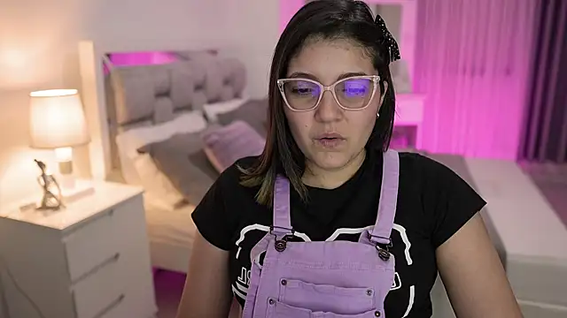 Snapshot of Camilaa_bueno chatting on 01-19-25, 12:06 Camilaa bueno online show from 01-19-25, 12:06