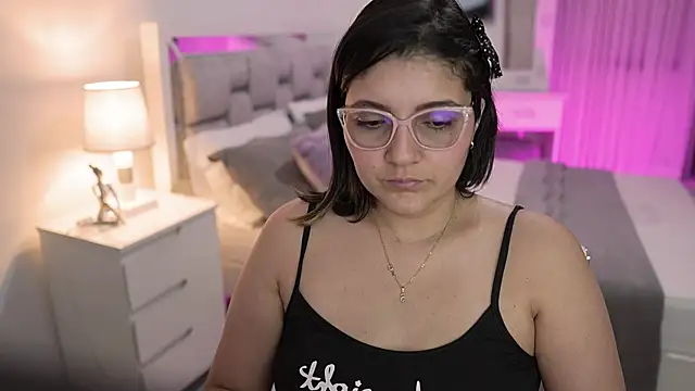 Snapshot of Camilaa_bueno chatting on 01-19-25, 03:08 Camilaa bueno online show from 01-19-25, 03:08