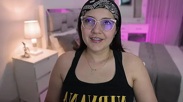 Snapshot of Camilaa_bueno chatting on 01-25-25, 12:59 Camilaa bueno online show from 01-25-25, 12:59