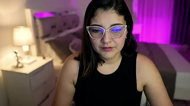 Snapshot of Camilaa_bueno chatting on 02-13-25, 12:46 Camilaa bueno online show from 02-13-25, 12:46