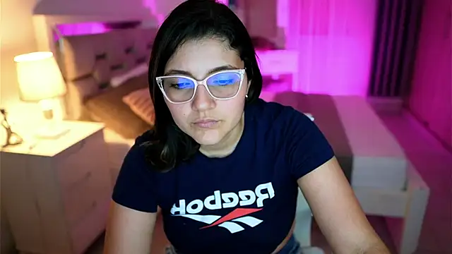 Snapshot of Camilaa_bueno chatting on 03-11-25, 01:37 Camilaa bueno online show from 03-11-25, 01:37