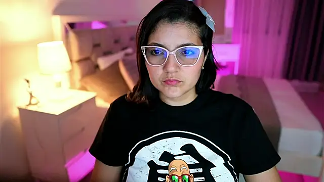 Snapshot of Camilaa_bueno chatting on 03-16-25, 12:01 Camilaa bueno online show from 03-16-25, 12:01