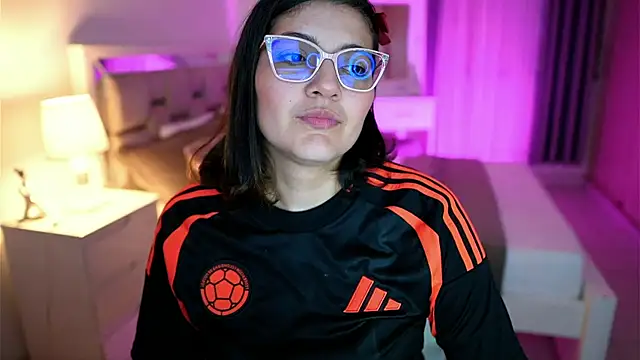 Snapshot of Camilaa_bueno chatting on 03-20-25, 11:02 Camilaa bueno online show from 03-20-25, 11:02