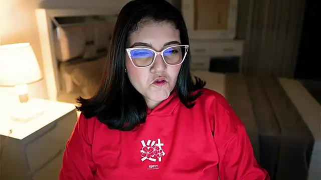 Snapshot of Camilaa_bueno chatting on 10-04-25, 12:52 Camilaa bueno online show from 10-04-25, 12:52