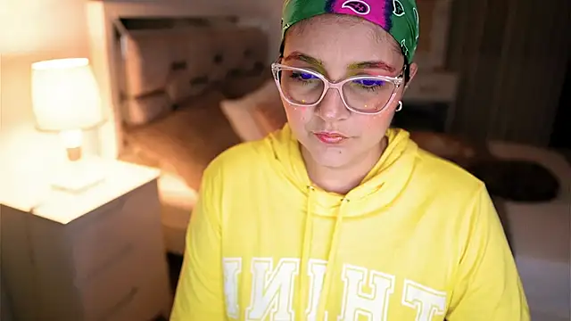 Snapshot of Camilaa_bueno chatting on 10-10-25, 12:20 Camilaa bueno online show from 10-10-25, 12:20