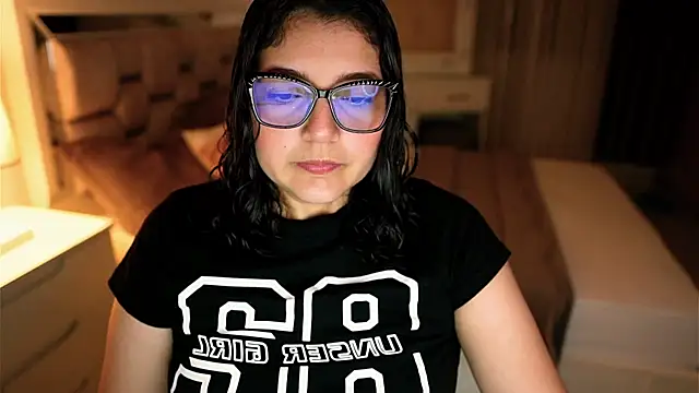 Snapshot of Camilaa_bueno chatting on 11-05-25, 12:21 Camilaa bueno online show from 11-05-25, 12:21